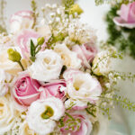 Hoa cưới làm từ hoa hồng